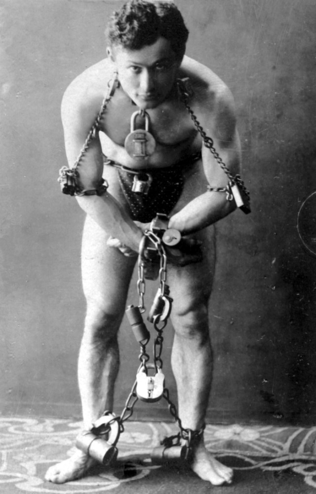 Harry Houdini circa 1899 *Photo via The Library Of Congress
